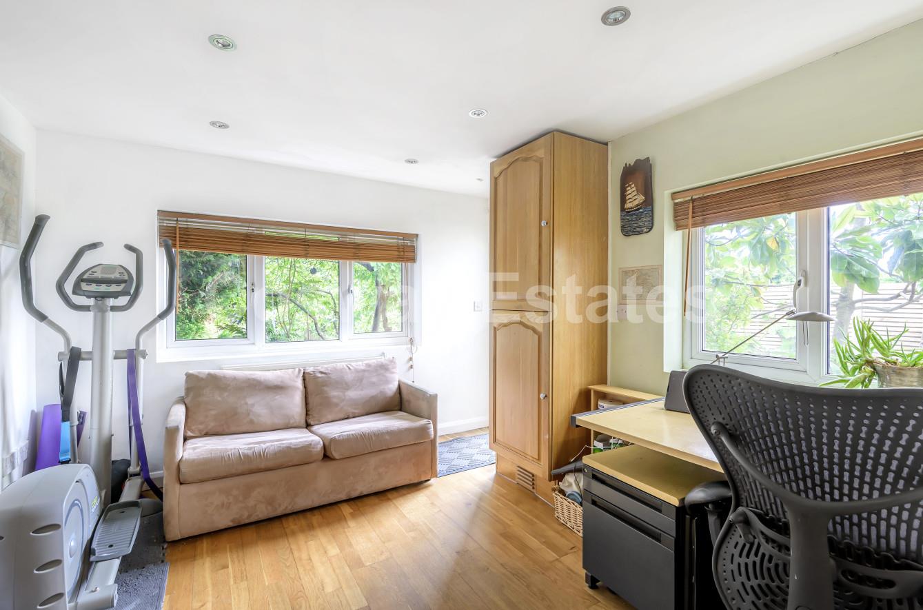Glenwood Road, Mill Hill